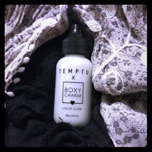 ✨Brand new Temptu liquid glow✨